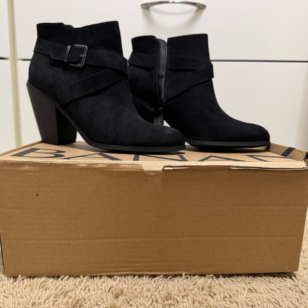Banana Republic Factory Black Heeled Boots with Buckle Detail 8.5 NIB